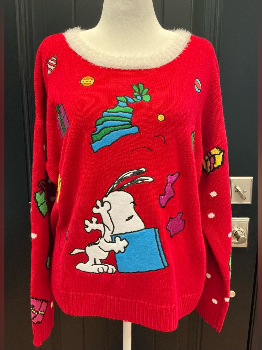 Peanuts Red Crewneck Sweater with Snoopy Holiday Graphic Size XL
